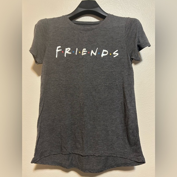 FRIENDS Tops - Friends the television series Grey T-shirt- size m